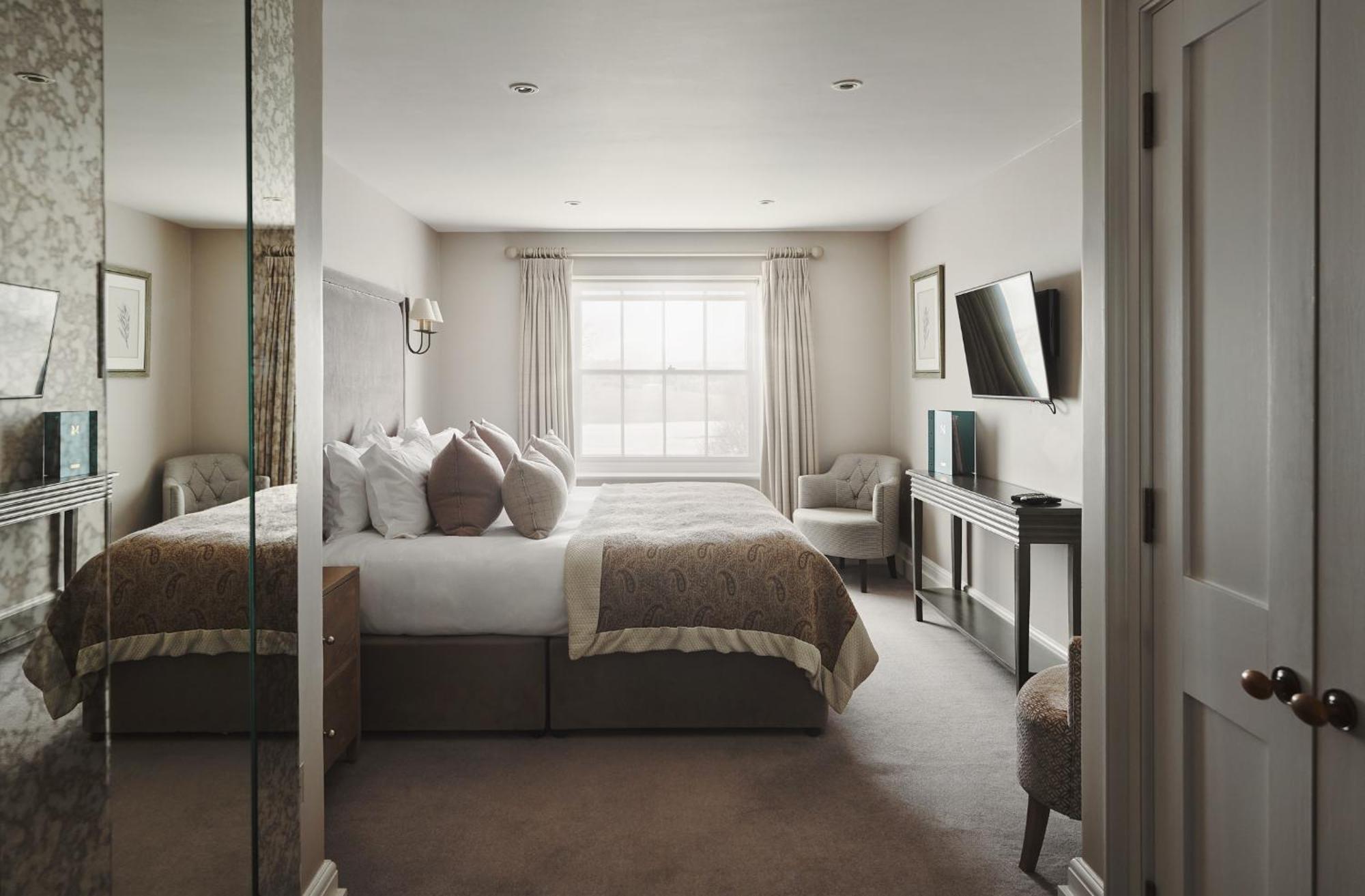 Marquis Suffolk Hotel Layham Bagian luar foto